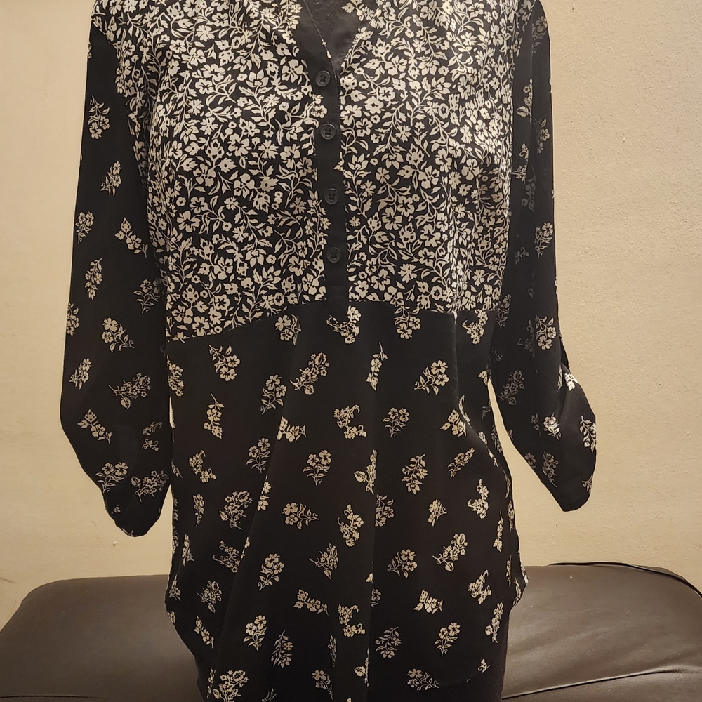 Croft & Barrow Black and White Floral Top